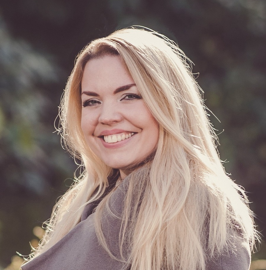 Photo of Julie Platt